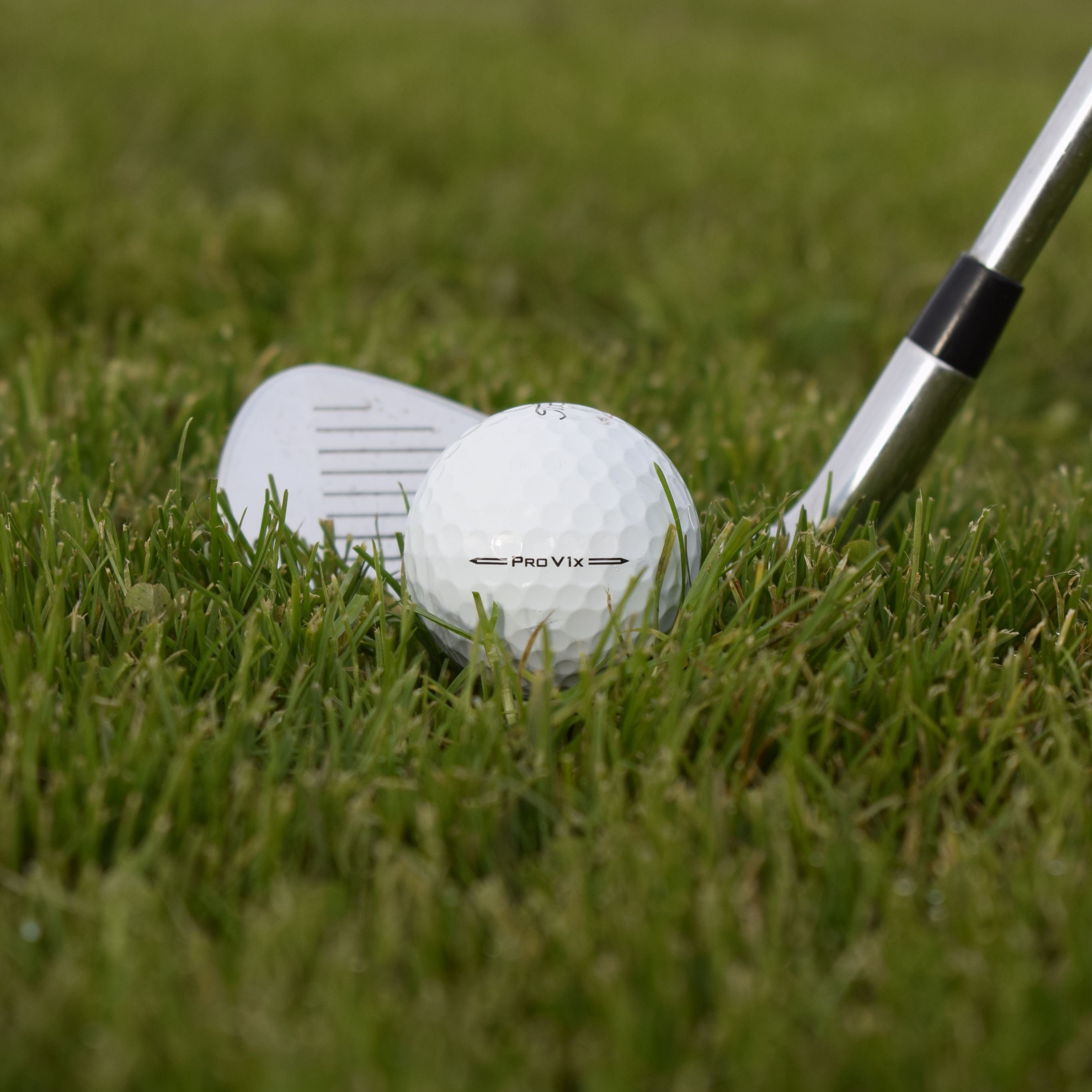 Vad är skillnaden på Pro V1 och Pro V1X?