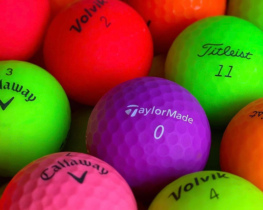 Varför spela med färgade golfbollar?