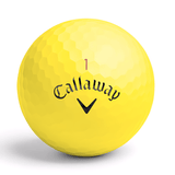 Callaway Chrome Soft X Gul logotyp på golfboll – återvunnen premiumboll hos Plikt Golf