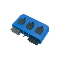 Enkel och smidig klubbrengörare i färgen blå med tre olika verktyg för att göra rent din klubba hos pliktgolf.se