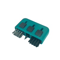 Enkel och smidig klubbrengörare med tre olika verktyg för att göra rent din klubba hos pliktgolf.se