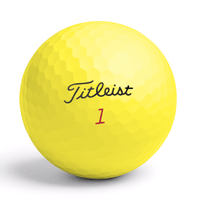 Närbild på Titleist Pro V1x golfboll gul med logga