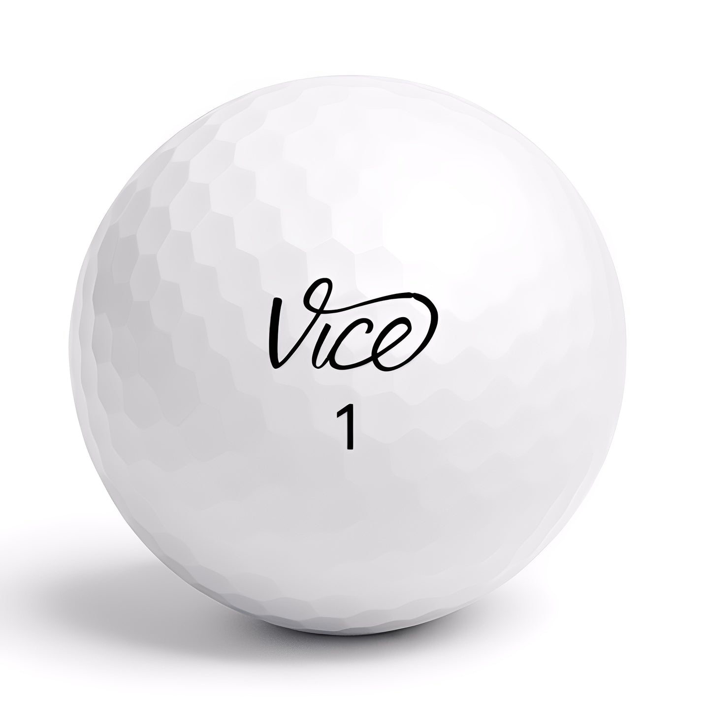 Närbild på Vice golfboll med logga