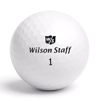 Närbild på Wilson Staff Professional golfboll med logga